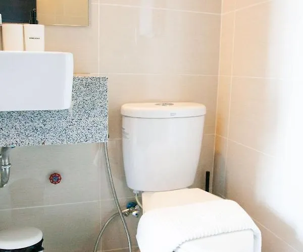 Uptown Parksuites Tower 2 Bgc By Ph Staycation Apartment