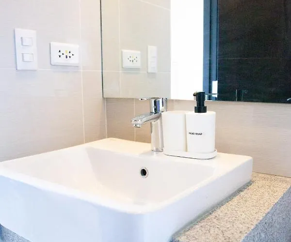 Apartment Uptown Parksuites Tower 2 Bgc By Ph Staycation Manila