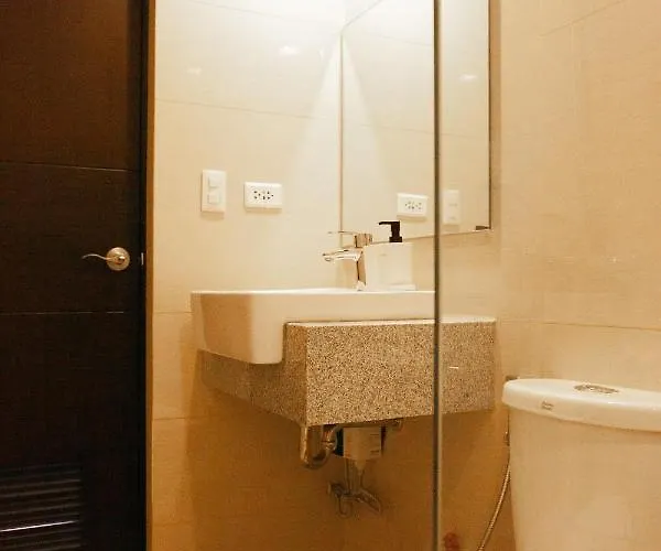 Apartment Uptown Parksuites Tower 2 Bgc By Ph Staycation Manila