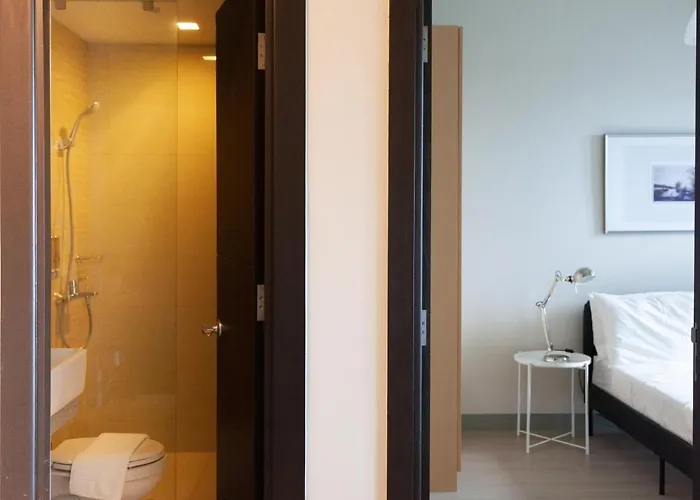 Uptown Parksuites Tower 2 Bgc By Ph Staycation *