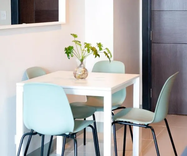 Uptown Parksuites Tower 2 Bgc By Ph Staycation Apartment