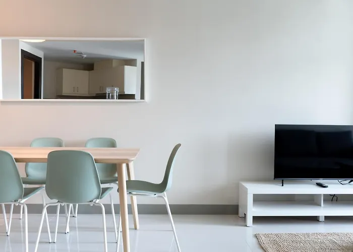 Uptown Parksuites Tower 2 Bgc By Ph Staycation Manila