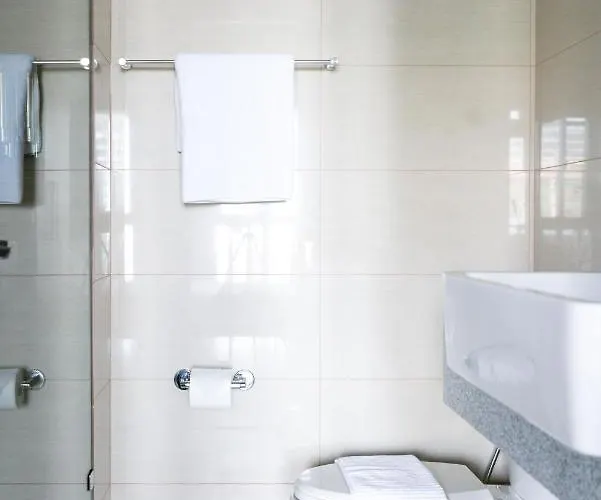 Uptown Parksuites Tower 2 Bgc By Ph Staycation * Manila