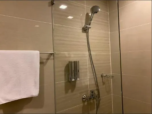 Uptown Parksuites Tower 2 Bgc By Ph Staycation Manila