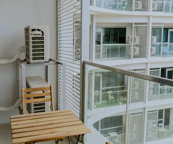 Apartment Uptown Parksuites Tower 2 Bgc By Ph Staycation *