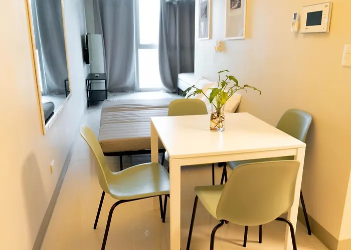 Uptown Parksuites Tower 2 Bgc By Ph Staycation Manila