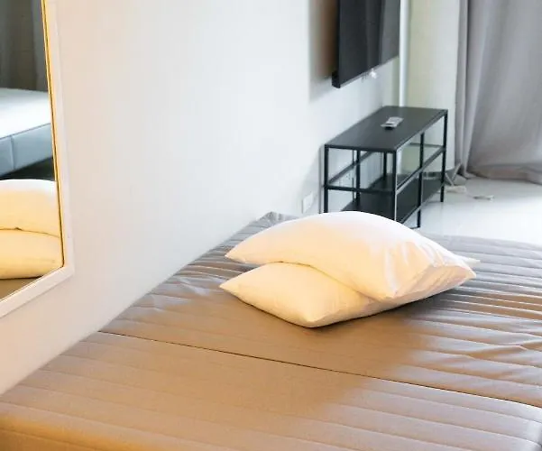 Uptown Parksuites Tower 2 Bgc By Ph Staycation Apartment Manila
